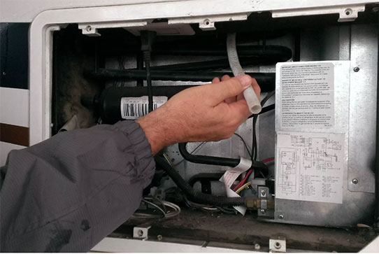 Прочистка слива (дренаж) холодильника в Верее